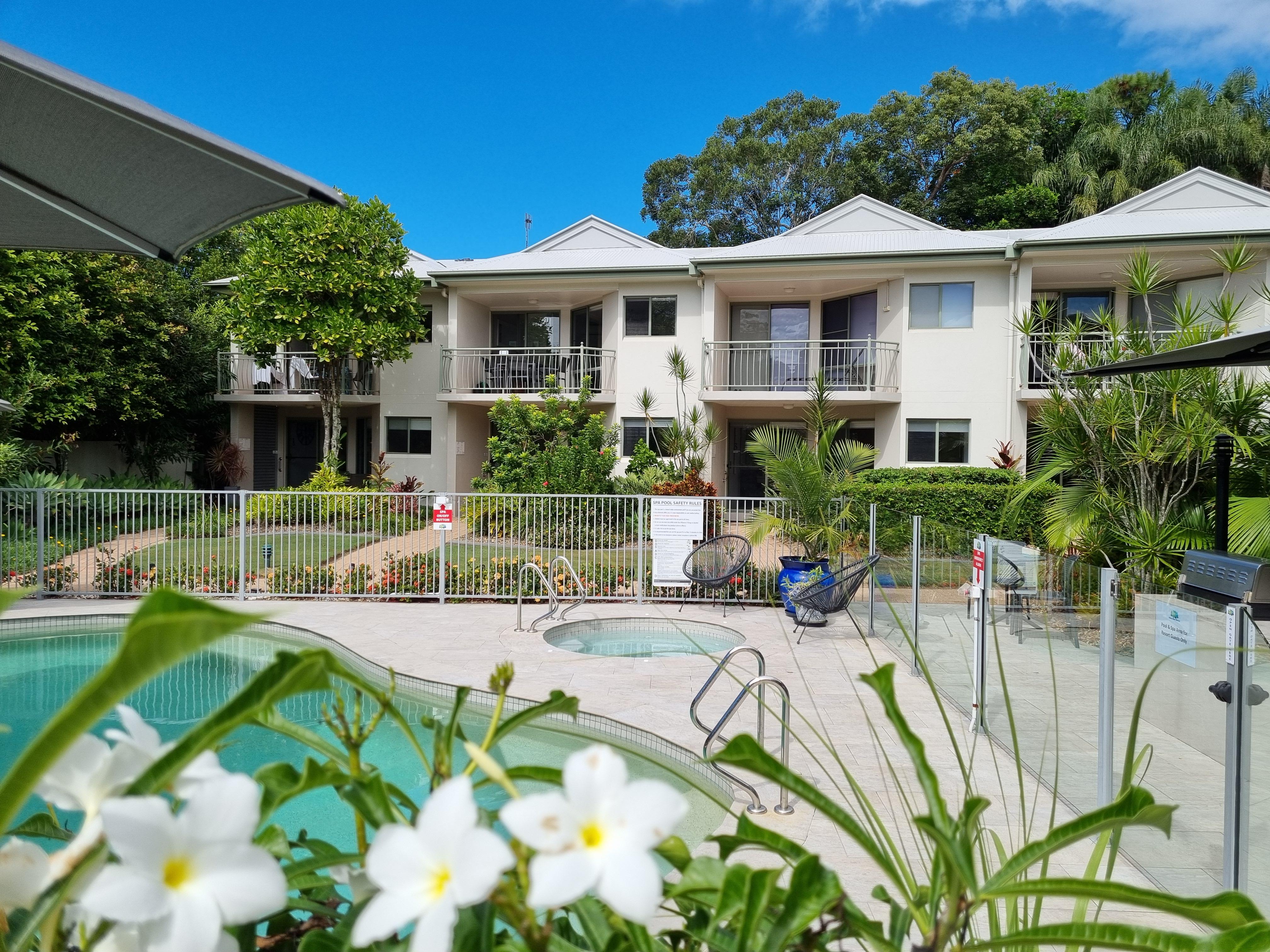 Noosa River Retreat Holiday Apartments Нусавиль Экстерьер фото