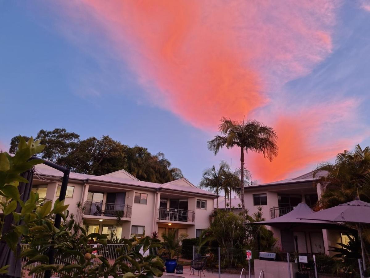 Noosa River Retreat Holiday Apartments Нусавиль Экстерьер фото