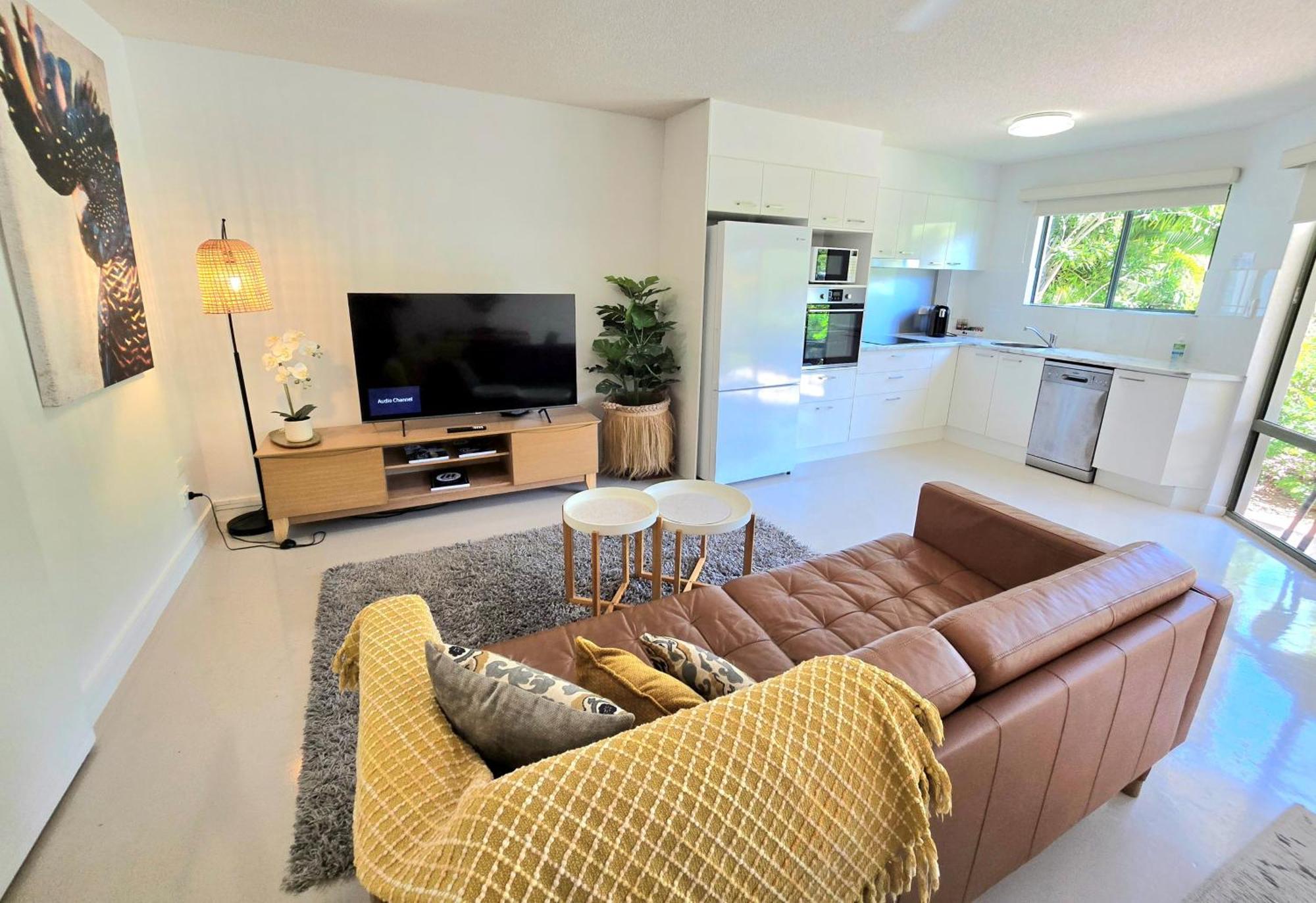 Noosa River Retreat Holiday Apartments Нусавиль Экстерьер фото