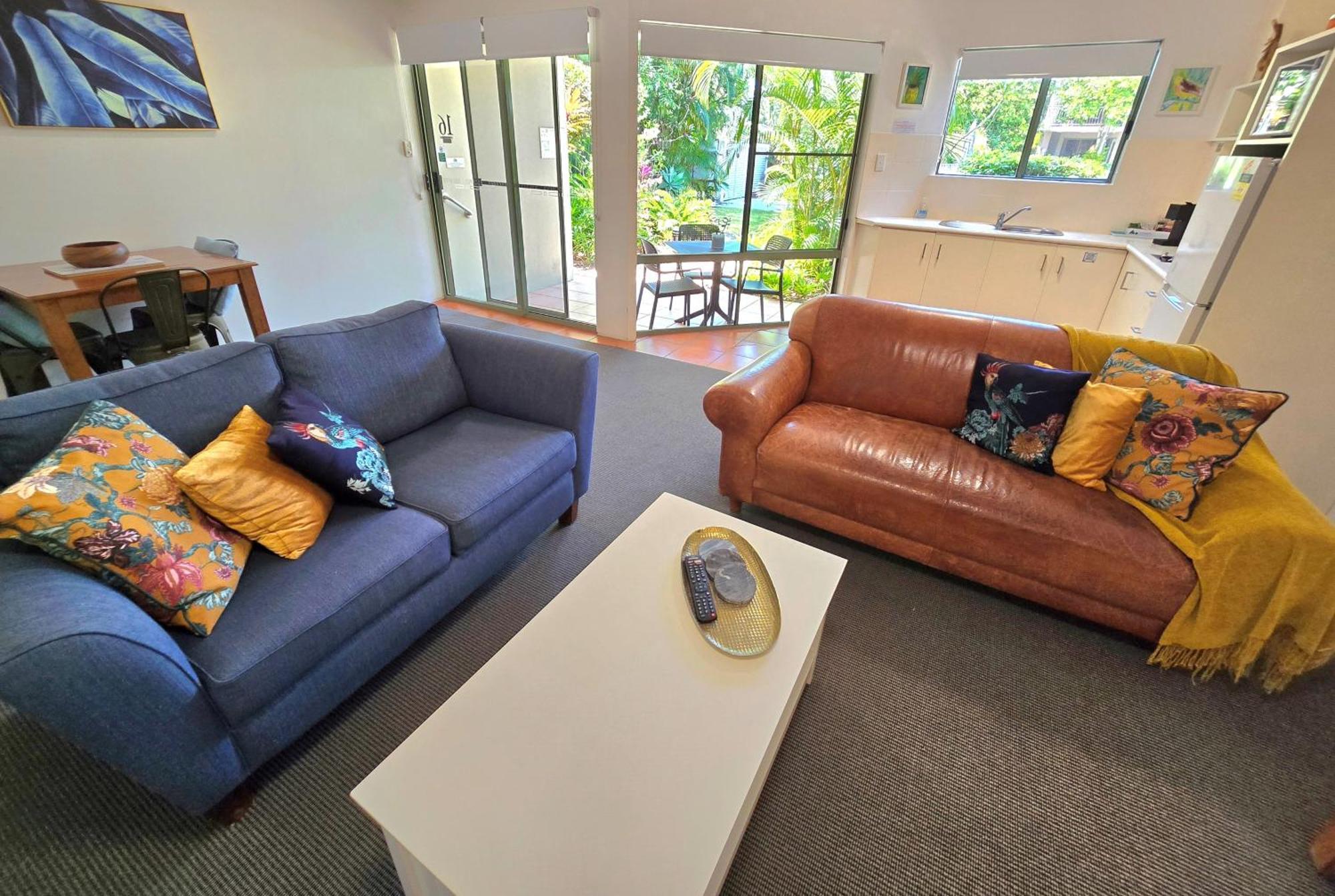 Noosa River Retreat Holiday Apartments Нусавиль Экстерьер фото