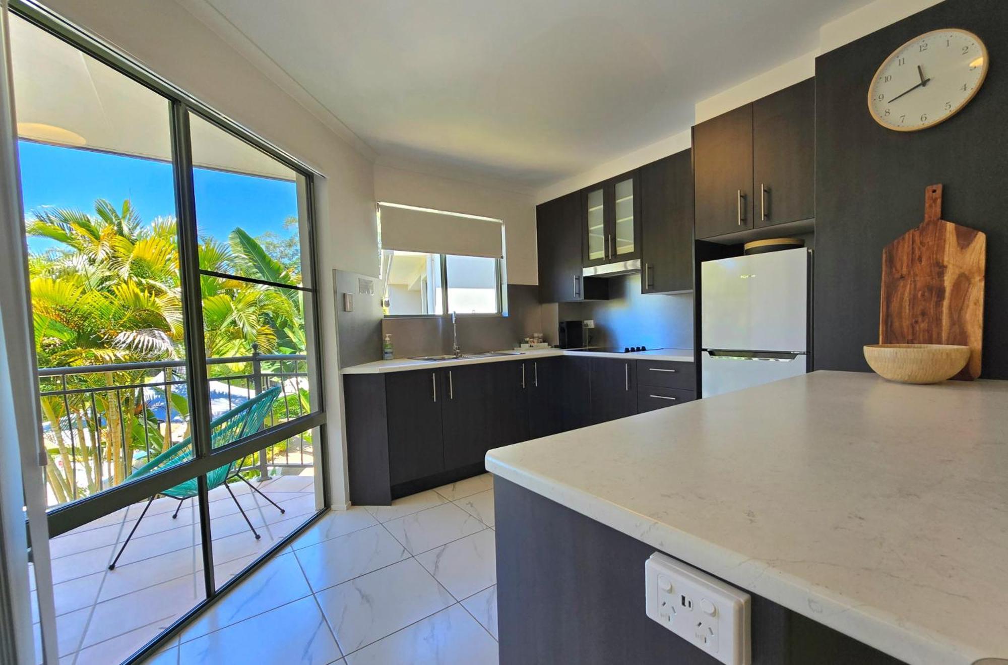 Noosa River Retreat Holiday Apartments Нусавиль Экстерьер фото