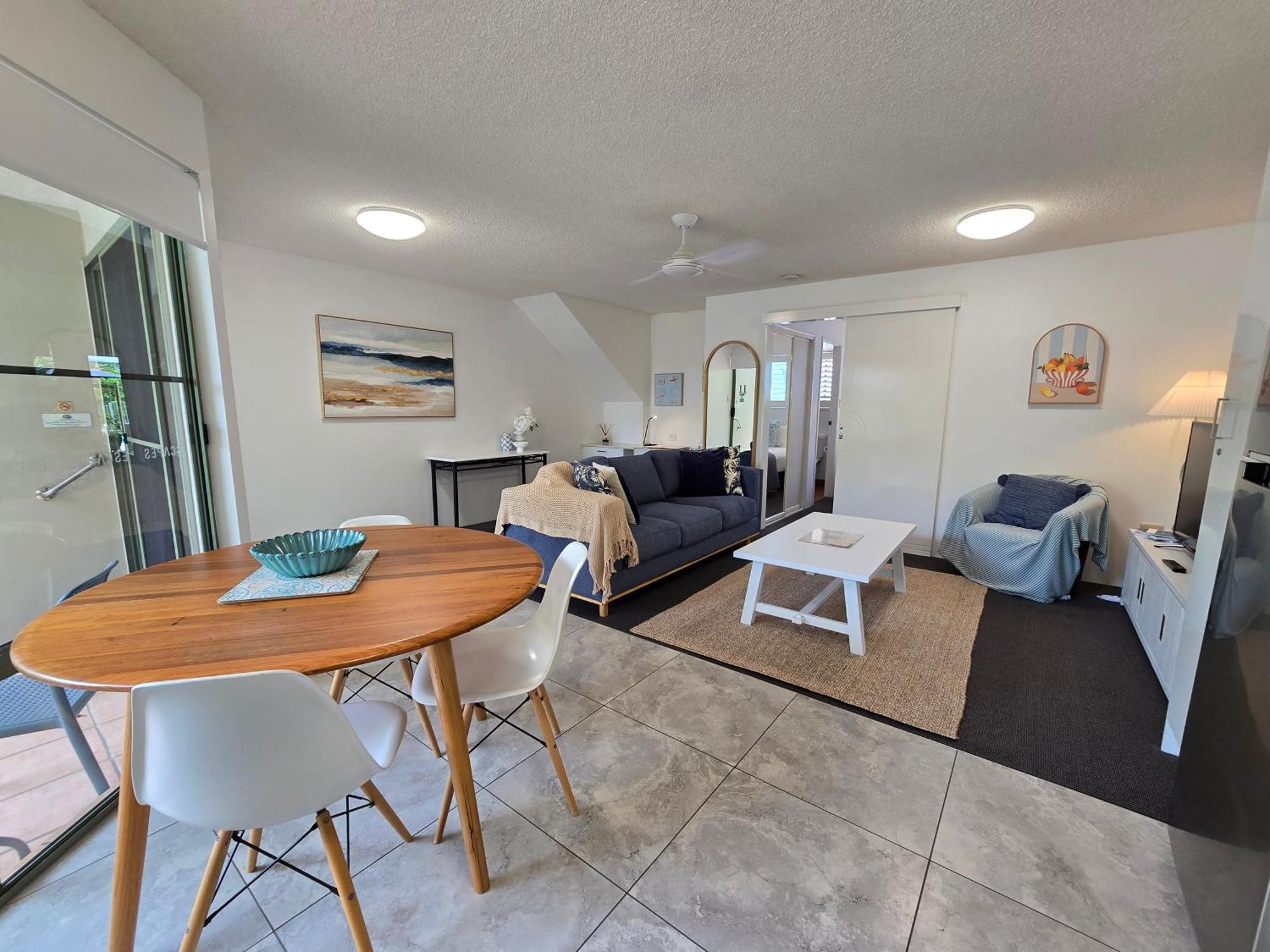 Noosa River Retreat Holiday Apartments Нусавиль Экстерьер фото